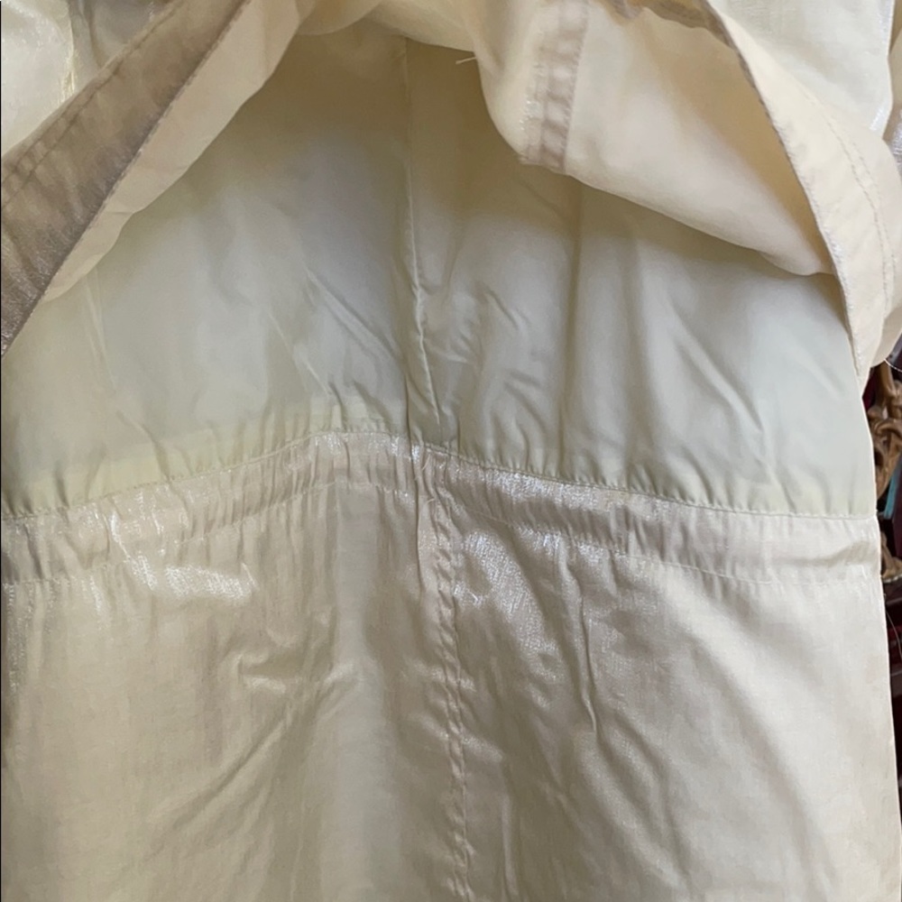 Beautiful coat - Picture 6 of 6
